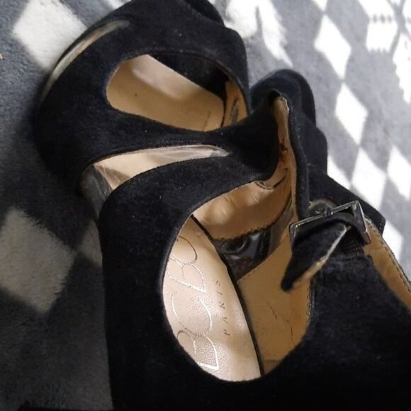 BCBG Fantina Black Suede Clear Cutouts 3.5 I ch Stiletto Heel Sandals Size 6.5 - Picture 14 of 15